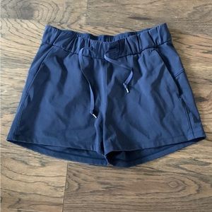 Lululemon Shorts Size 6